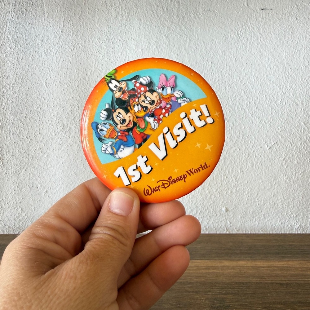1pc‎ Walt Disney World 1st Visit Button Pin Mickey Minnie Donald Daisy Goofy